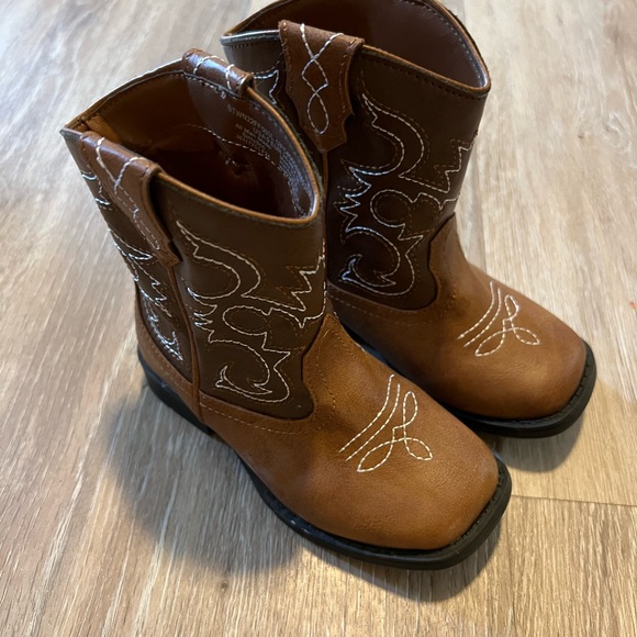 Wonder Nation Brown Kids Boots - Picture 1 of 6